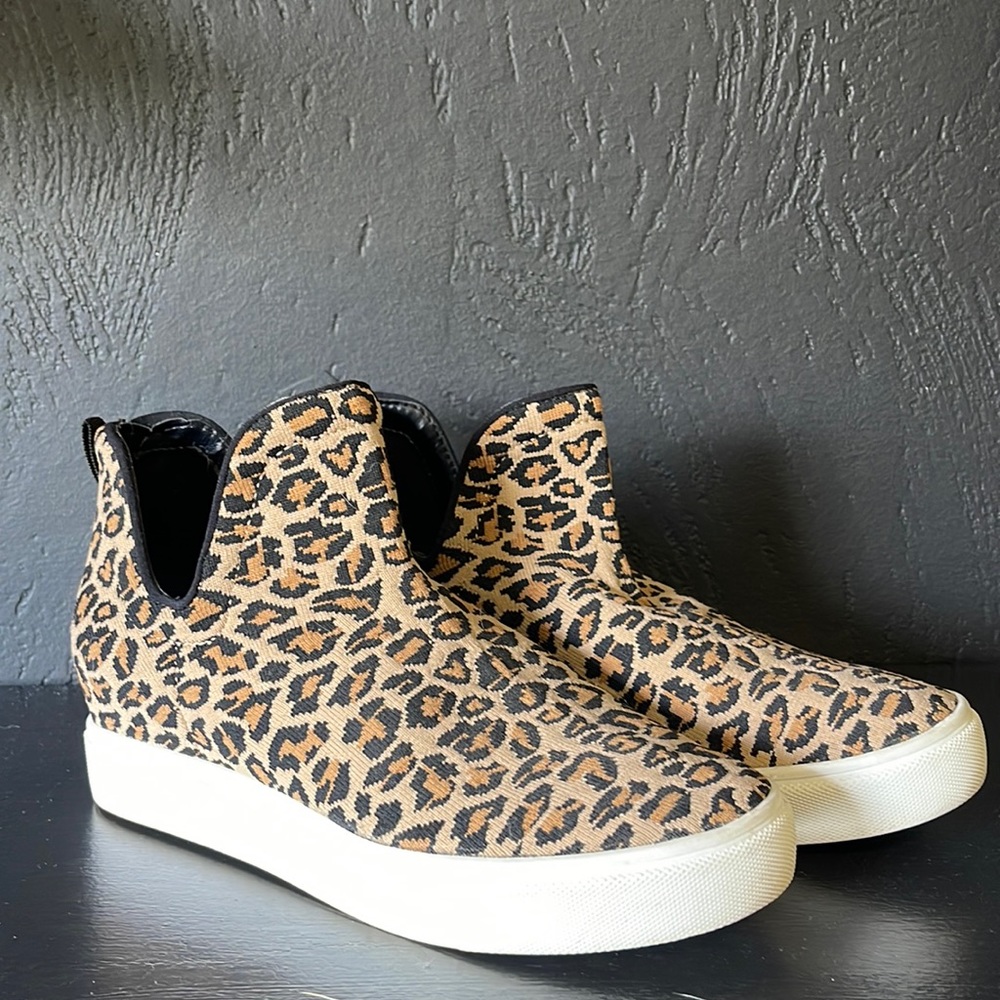 Steve Madden Wedged sneaker